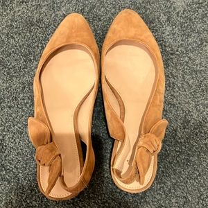 NWOT J Crew beige pointed toe shoes